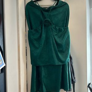 2 piece matching Wayf set Large  (Camisole adjustable AND skirt) Emerald Green